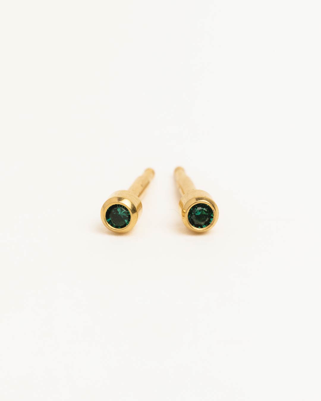 24ct Gold Plated 1mm Mini Emerald Green Crystal Cabochon
